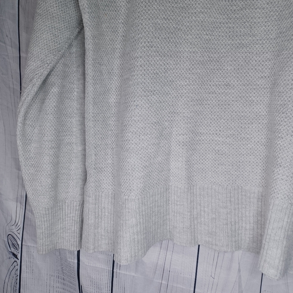 American Eagle Light Gray Sweater - Picture 10 of 14